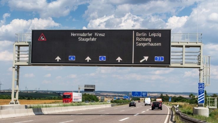 Traffic sign carrier construction