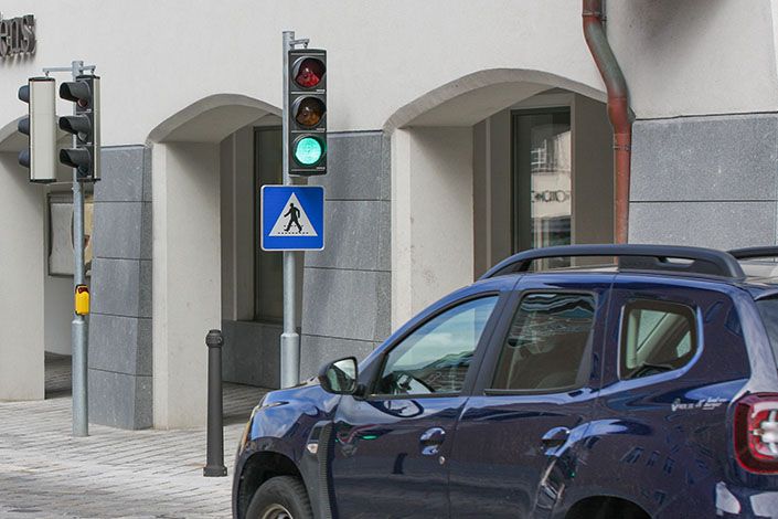 Grüne Ampel und flüssiger Verkehr