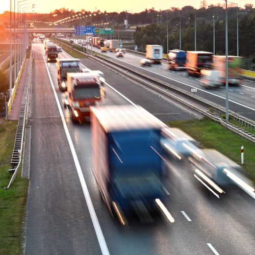 Outstation Optimally Suited for Traffic Applications with Limited Space