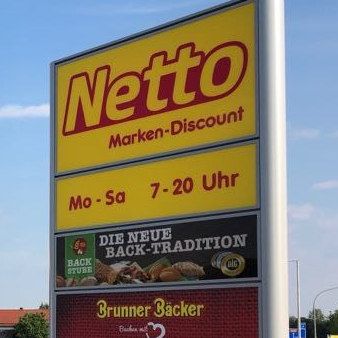 Pylone / Stelen / Türme