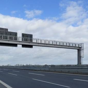 GANTRIES AND CANTILEVERS